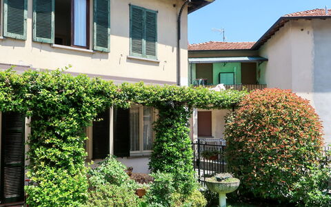 Letizia (Dgo232): Plant, Building, Window, Property, House, Sky, Land Lot, Cottage, Grass