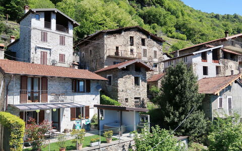 Rustico Simona (Grv255): Mountain Village, Neighbourhood, Property, Town, Building, House, Village, Residential Area, Human Settlement, Architecture