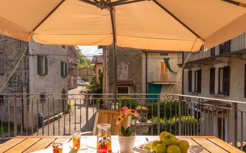 Rosa (Vna205): Food, Table, Plant, Building, Flowerpot, Tableware, Houseplant, Chair, Shade, Interior Design