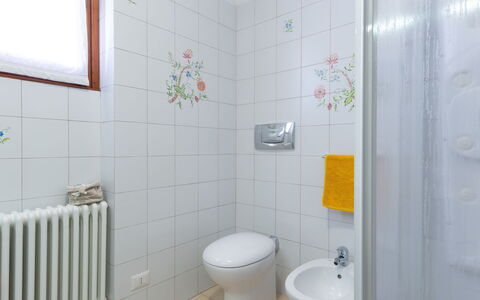 Stefania (Vna370): Plumbing Fixture, Property, Building, Product, Bathroom, Purple, Toilet Seat, Interior Design, Toilet, Floor