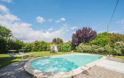 Villa Ulivo: Cloud, Water, Sky, Plant, Property, Swimming Pool, Nature, Azure, Botany, Body Of Water