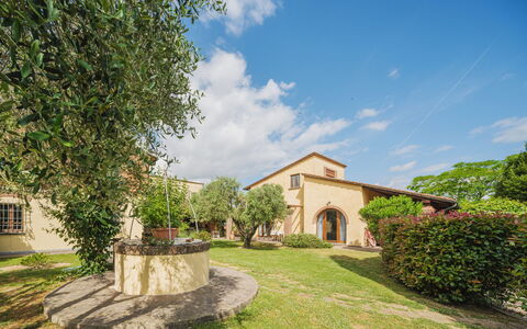 Villa Ulivo: Cloud, Sky, Plant, Property, Building, Window, Tree, Natural Landscape, Land Lot, Cottage