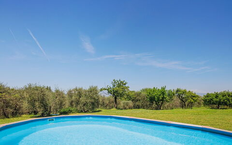Rustico dei Canali: Water, Sky, Plant, Blue, Swimming Pool, Rectangle, Natural Landscape, Land Lot, Shade, Tree