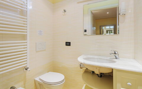Verde Versilia: Mirror, Bathroom Sink, Plumbing Fixture, Sink, Property, Tap, Bathroom, Purple, Interior Design