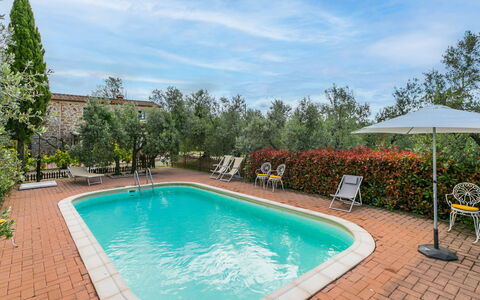 La Casina: Water, Plant, Sky, Property, Cloud, Swimming Pool, Azure, Tree, Building, Leisure