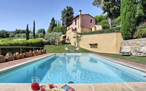 Pillo di Sopra: Swimming Pool, Property, House, Real Estate, Building, Estate, Villa, Water, Vacation, Home