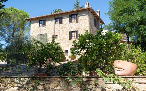 Il Sangiovese: Building, Plant, Sky, Window, Tree, House, Land Lot, Cottage, Facade