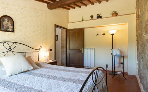 Il Sangiovese: Bedroom, Property, Room, Bed, Building, Furniture, Interior Design, House, Ceiling, Bed Frame