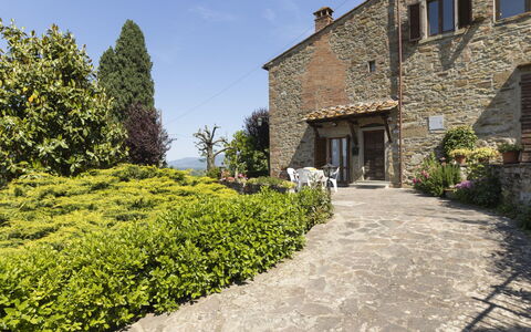La Casina: Sky, Table, Furniture, Daytime, Property, Plant, Mountain, Azure, Chair, Nature