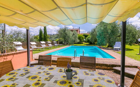 Casale L'Uliveta: Property, Plant, Light, Swimming Pool, Azure, Shade, Water, Interior Design, Lighting, Architecture
