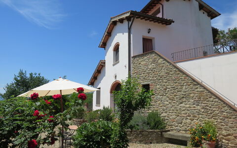 Melograno: Plant, Sky, Building, Property, Window, House, Flower, Tree, Cottage, Cloud