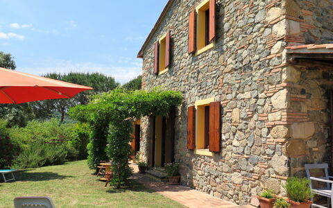 Podere Gabruccino: Plant, Building, Sky, Property, Window, Land Lot, Tree, House, Cottage, Shade