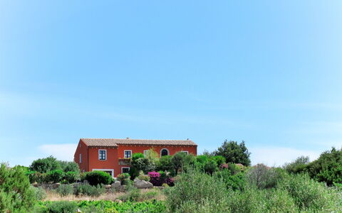 Rita: Natural Landscape, House, Property, Land Lot, Rural Area, Farm, Sky, Home, Plant Community, Grassland