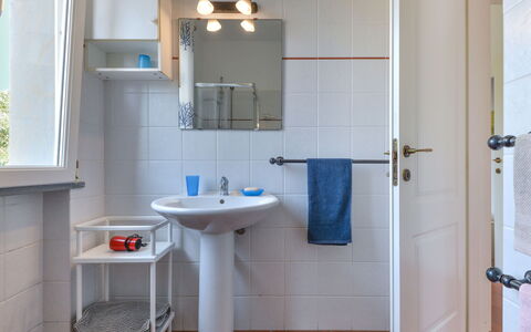 Wendy: Mirror, Tap, Sink, Plumbing Fixture, Property, Bathroom Sink, Bathroom, Purple, Interior Design