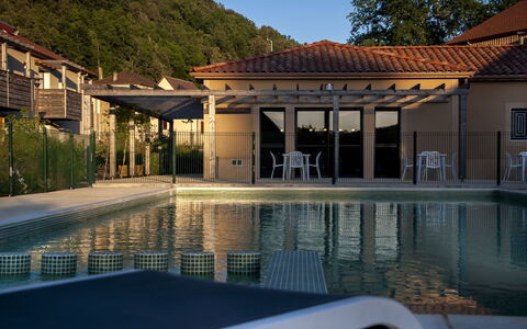 Les Eyzies de Tayac 602: Water, Sky, Property, Plant, Tree, Swimming Pool, Building, Shade, Eco Hotel, Leisure