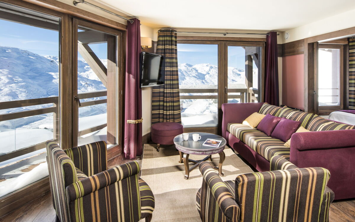 Accommodation:&nbsp;Le Hameau du Kashmir 929.3