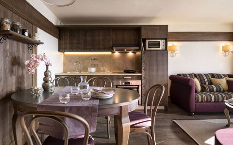Accommodation:&nbsp;Le Hameau du Kashmir 929.1