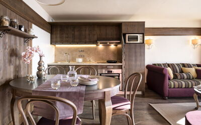 Accommodation:&nbsp;Le Hameau du Kashmir 929.2