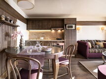 Accommodation:&nbsp;Le Hameau du Kashmir 929.3