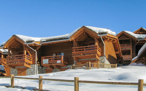 Valmeinier 606: Home, Log Cabin, Snow, Winter, Property, House, Real Estate, Roof, Building, Siding