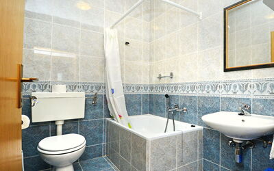 Accommodation:&nbsp;Albina 677.1