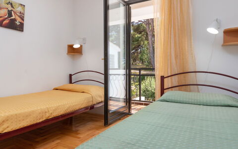 Poreč 647: Furniture, Building, Comfort, Wood, Textile, Shade, Interior Design, Bed Frame, House, Floor