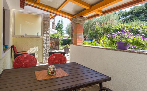 Poreč 649: Property, Building, Room, Real Estate, House, Deck, Porch, Patio, Furniture, Home