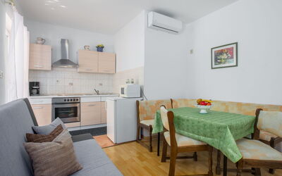 Accommodation:&nbsp;Nena 649.2