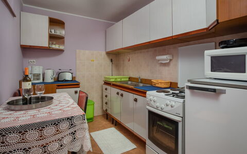 Poreč Kaštelir 655: Property, Room, Countertop, Kitchen, Furniture, Cabinetry, Kitchen Stove, Major Appliance, Building, Interior Design