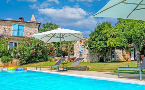 Poreč Kaštelir 656: Water, Plant, Sky, Cloud, Building, Furniture, Azure, Umbrella, Blue, Swimming Pool