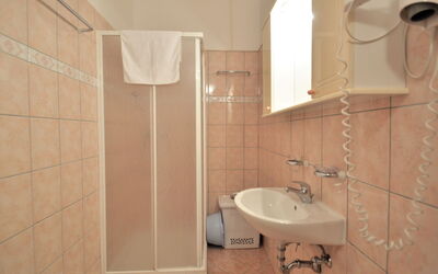 Accommodation:&nbsp;Zwei Rosen (Pul552) 701.3