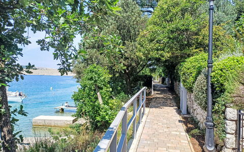Crikvenica Jadranovo 610: Vegetation, Coastal And Oceanic Landforms, Coast, Shade, Fence, Garden, Shore, Walkway, Reservoir