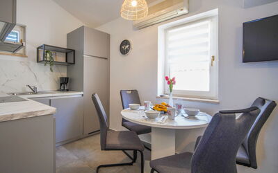 Accommodation:&nbsp;Marina 629.7