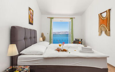 Accommodation:&nbsp;Marina 629.6