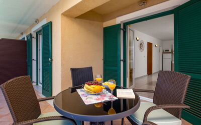 Accommodation:&nbsp;Marina 629.3