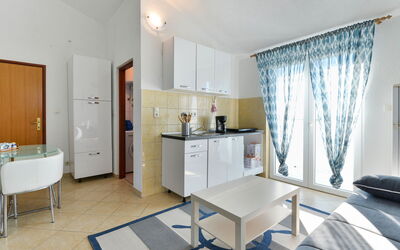 Accommodation:&nbsp;Jadran 607.2