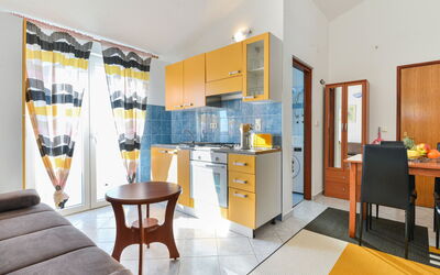 Accommodation:&nbsp;Jadran 607.1