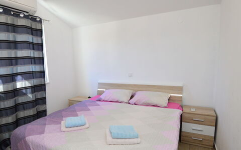 Šibenik 626: Furniture, Building, Purple, Comfort, Textile, House, Interior Design, Flooring, Wood