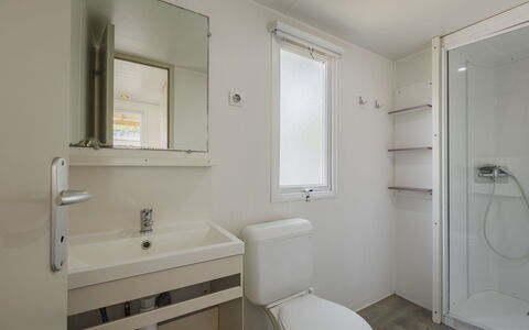 Balatonfüred 603: Plumbing Fixture, Bathroom, Floor, Flooring, Ceiling, Toilet Seat, Toilet, Plumbing, Interior Design, Sink