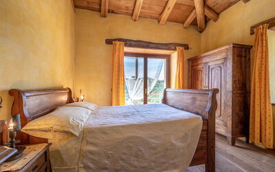 Accommodation:&nbsp;Giallo 602.2