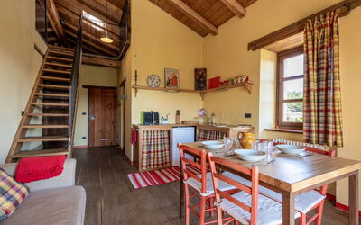 Accommodation:&nbsp;Rosso 602.1