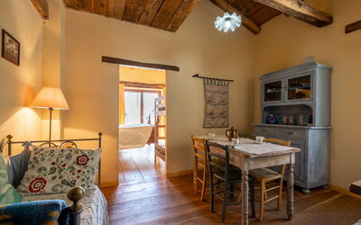 Accommodation:&nbsp;Giallo 602.2