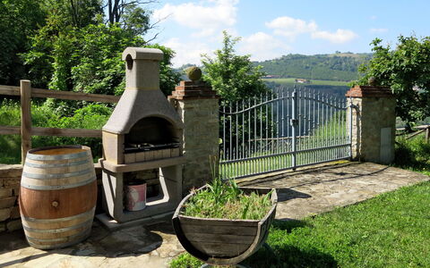 La Rovere: Property, Garden, Water, Grass, House, Tree, Landscaping, Landscape, Real Estate, Yard