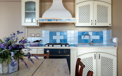 Lavanda 607.4: Kitchen, Interior Design, Furniture, Flooring, Countertop, Kitchen Appliance, Wood, Cabinetry, Floor, Major Appliance