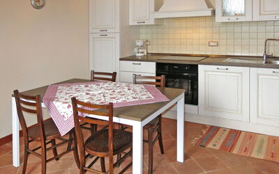 Accommodation:&nbsp;Le Rose D'Antan 607.6