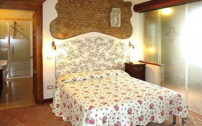 Accommodation:&nbsp;Le Rose D'Antan 607.6