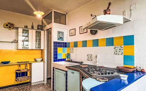 San Lorenzo al Mare 625: Kitchen, Major Appliance, Kitchen Stove, Tile, Apartment, Countertop, Kitchen Appliance, Paint, Gas Stove, Stove