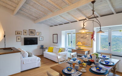Bellissimi (Dol280) 665.2: Table, Furniture, Picture Frame, Property, Couch, Wood, Interior Design, Living Room, Lamp, Floor
