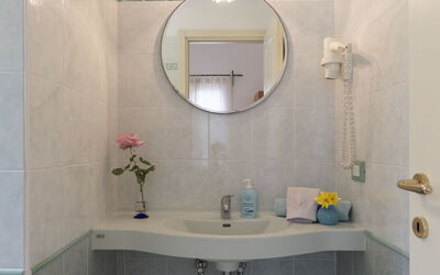 Accommodation:&nbsp;Joy (Imp521) 634.3