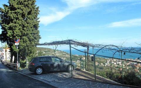 Pietra Ligure 612: Cloud, Sky, Wheel, Plant, Vehicle, Car, Motor Vehicle, Automotive Tire